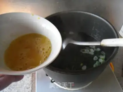 Make Spinach and eggflower soup step 3