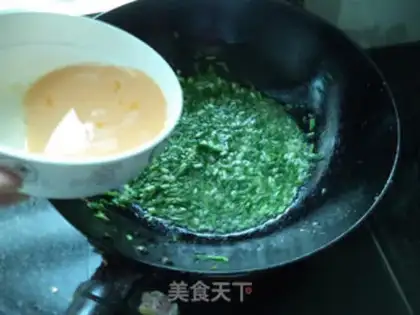 Make Onion fried eggs step 4