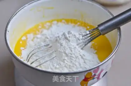 Make Strawberry cream cake step 1