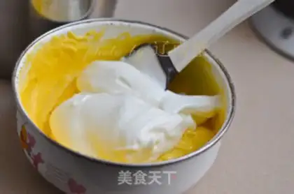 Make Strawberry cream cake step 4