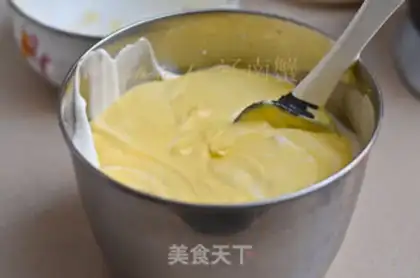 Make Strawberry cream cake step 5