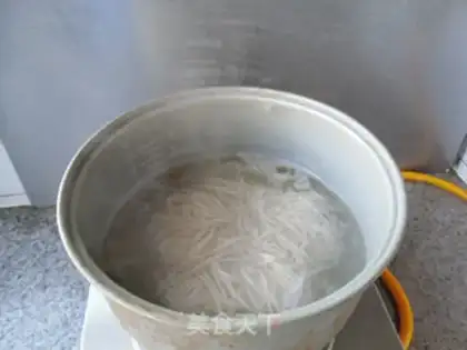 Make Chicken wing noodles step 2