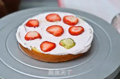 Make Strawberry cream cake step 14