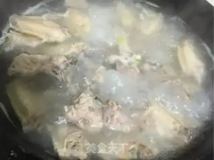 Make Pork chicken wings and potatoes step 2