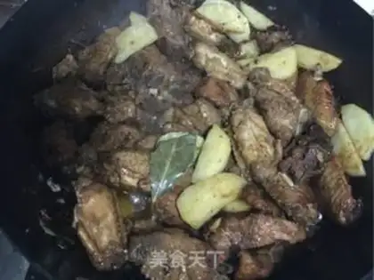 Make Pork chicken wings and potatoes step 7