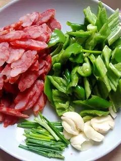 Make Pepper fried sausage step 3