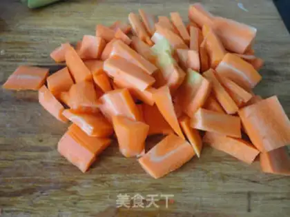 Make Carrot meat buns step 1