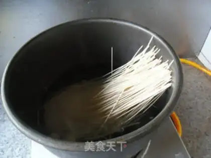 Make Onion noodles step 1