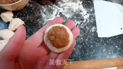 Make Little meatball buns step 1