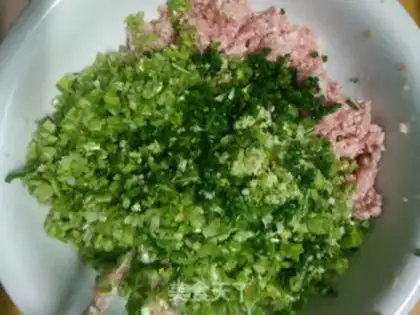 Make Celery pork dumplings step 7