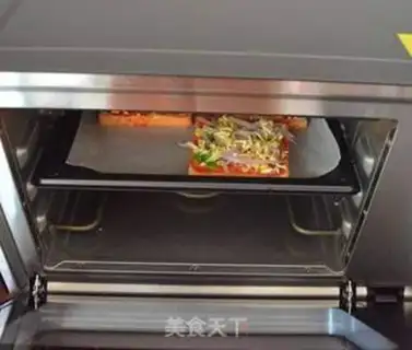 Make A little pizza from the pasta step 8