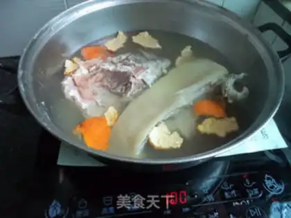 Make Ink fish and lamb soup step 1
