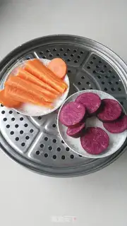 Make Eggs and skin step 0