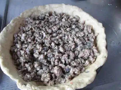 Make Chicago pie pizza step 12