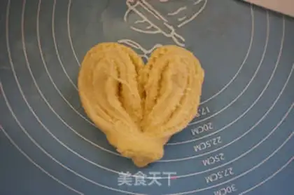 Make Cardiac coconut bread step 12