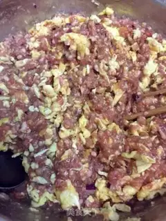 Make A box of meat and raisins step 4