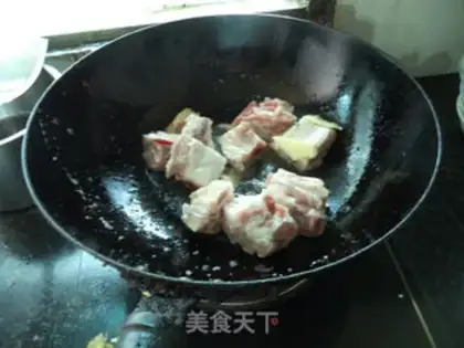 Make Lotus steamed ribs step 2
