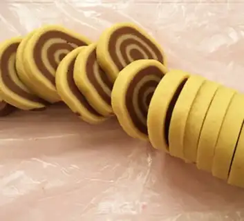 Make Windmill crackers step 11