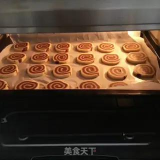 Make Windmill crackers step 13