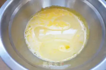 Make A giraffe roll step 1