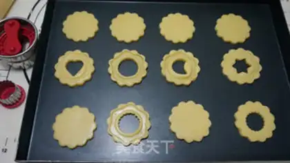 Make Berry crackers step 10