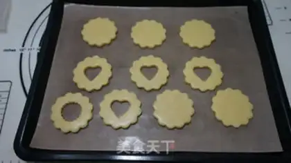Make Berry crackers step 11