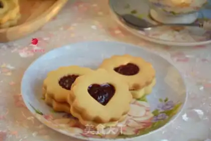 Make Berry crackers step 14
