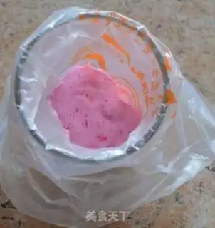 Make Cake rolls of flamingo step 11