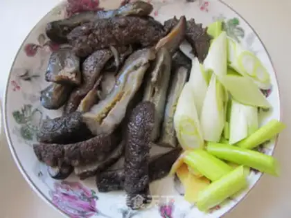 Make Burning sea cucumber step 0
