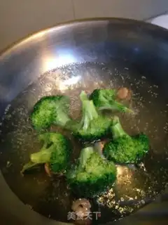 Make Emerald gold fried rice step 3