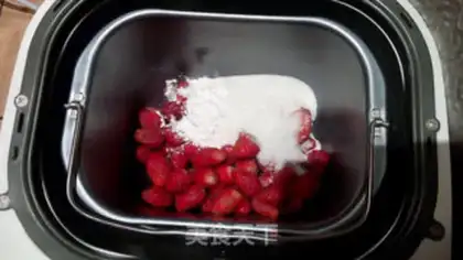 Make Strawberry jam step 1