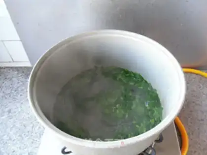 Make Beef powder soup step 1