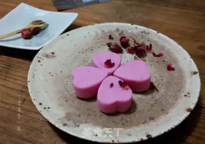 Make A rose cake step 7
