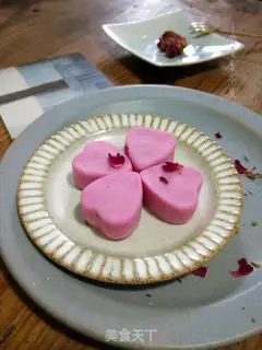 Make A rose cake step 8