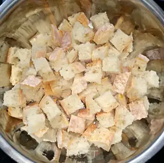 Make Blue cheese toast step 1