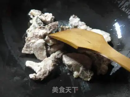 Make Roach burn dragon bones step 1