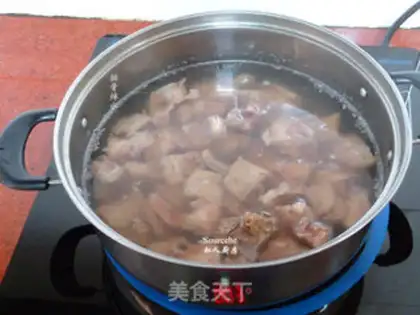 Make Black Bean Lotus Bone soup step 0