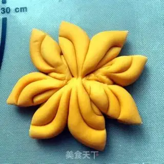 Make Fancy buns step 17