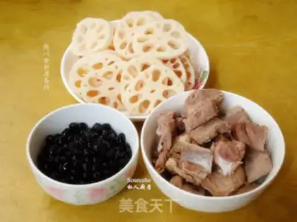 Make Black Bean Lotus Bone soup step 3