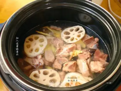 Make Black Bean Lotus Bone soup step 5