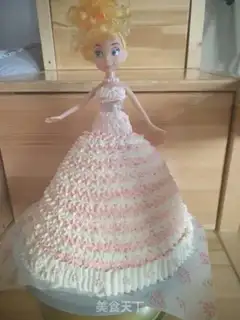 Make Barbie doll cake step 12
