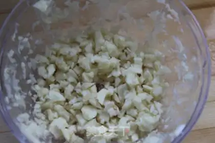 Make Garlic fan dolls step 3