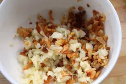 Make Garlic fan dolls step 5