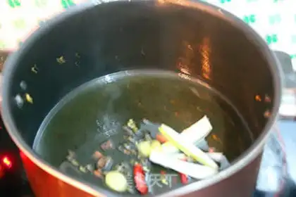 Make Garlic fan dolls step 9