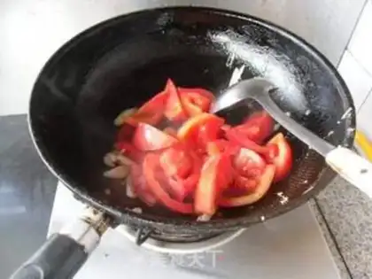 Make Eggs and tomatoes step 3