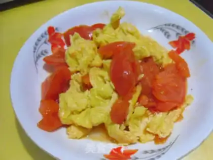 Make Eggs and tomatoes step 5