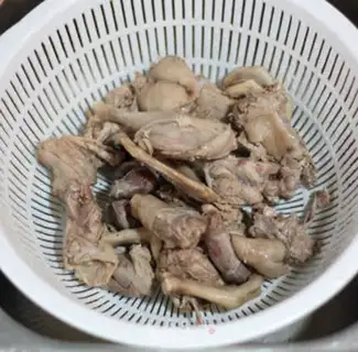 Make Chinese ginger duck step 2