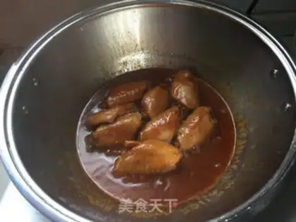 Make Three-juice chicken wings step 11