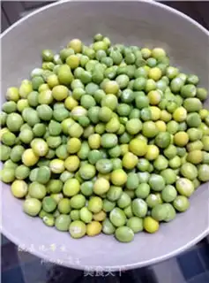 Make Peas-cooked fish step 1