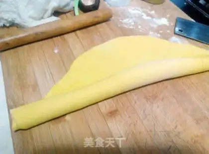Make Smelt pumpkin rolls step 5